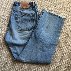 Light wash Vintage Levi 501’s